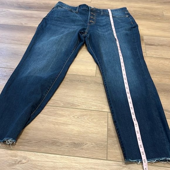 LC Lauren Conrad Dark Blue Skinny Jeans Fray and Mildly Distressed Sz 16 - Picture 4 of 16